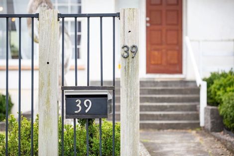 Photo of property in 39 Springfield Crescent, Enderley, Hamilton, 3214