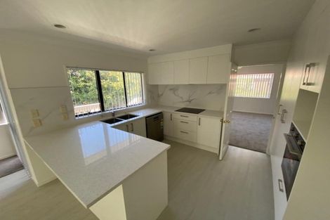 Photo of property in 8 Belvedere Court, West Harbour, Auckland, 0618