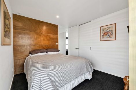 Photo of property in 244 Devon Street West, New Plymouth, 4310