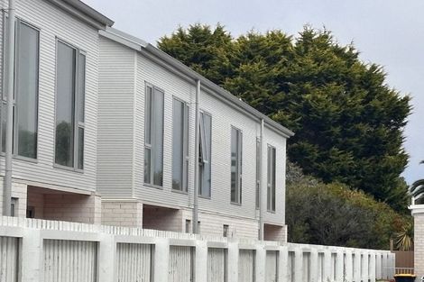 Photo of property in 3/50 Marine Parade, Mount Maunganui, 3116