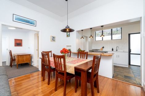 Photo of property in 6 Cameron Road, Bluff Hill, Napier, 4110