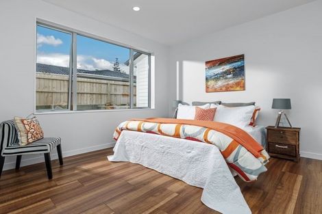 Photo of property in 8a Albany Highway, Greenhithe, Auckland, 0632