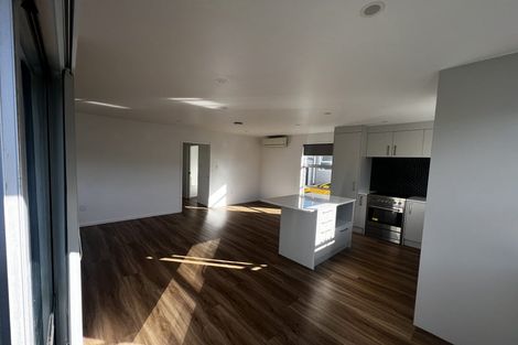 Photo of property in 1/7 Yarra Place, Botany Downs, Auckland, 2010