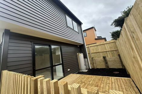 Photo of property in 15 Lowtherhurst Road, Massey, Auckland, 0614