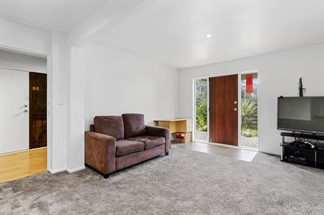 Photo of property in 4 Geoffrey Road, Torbay, Auckland, 0630