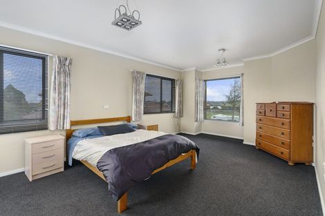 Photo of property in 106 Pacific Drive, Fitzherbert, Palmerston North, 4410