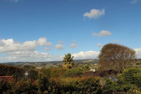 Photo of property in 123 Sandspit Road, Shelly Park, Auckland, 2014