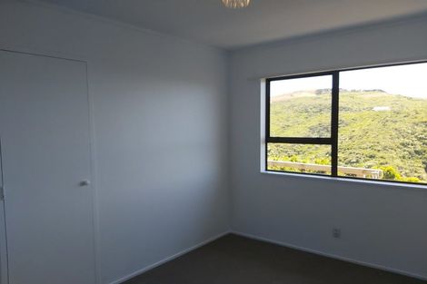 Photo of property in 41a Sunhaven Drive, Newlands, Wellington, 6037