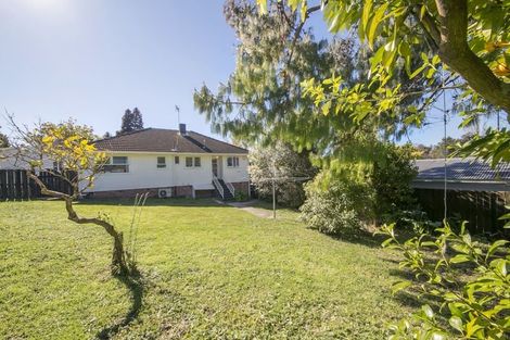 Photo of property in 7 La Rosa Street, Green Bay, Auckland, 0604