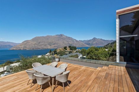 Photo of property in 3 Caples Place, Fernhill, Queenstown, 9300
