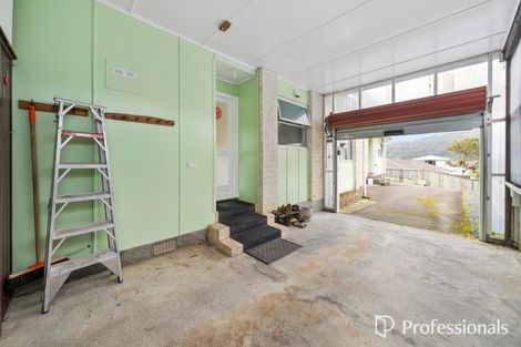 Photo of property in 7a Lincoln Grove, Wainuiomata, Lower Hutt, 5014