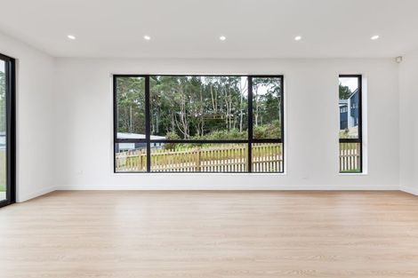 Photo of property in 5 Endurance Rise, Orewa, 0931