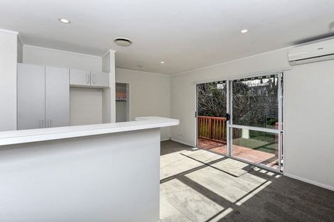 Photo of property in 18 Roberts Road, Te Atatu South, Auckland, 0610