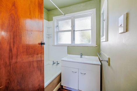 Photo of property in 5 Lyall Place, Bryndwr, Christchurch, 8053