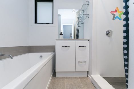 Photo of property in 18 Appleton Place, Karori, Wellington, 6012