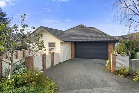 Photo of property in 2 Cataldo Mews, Avalon, Lower Hutt, 5011