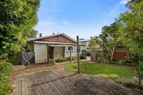 Photo of property in 90 Wellington Street, Picton, 7220