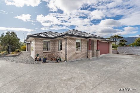 Photo of property in 63 Mount Marua Way, Timberlea, Upper Hutt, 5018