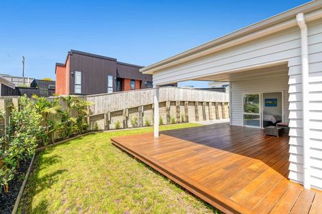 Photo of property in 35 Hewson Drive, Snells Beach, 0920