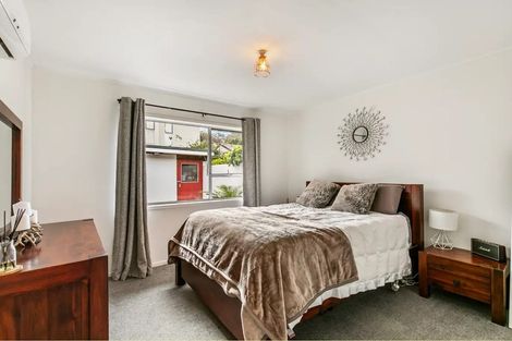 Photo of property in 1/27 Mannering Place, Hillcrest, Auckland, 0627