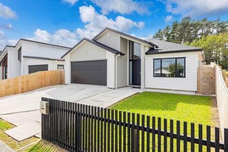 Photo of property in 26 Paihere Street, Huapai, Kumeu, 0810