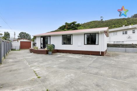 Photo of property in 2/19 Eldon Grove, Taita, Lower Hutt, 5019