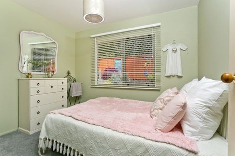 Photo of property in 3a Manon Crescent, Greenhithe, Auckland, 0632