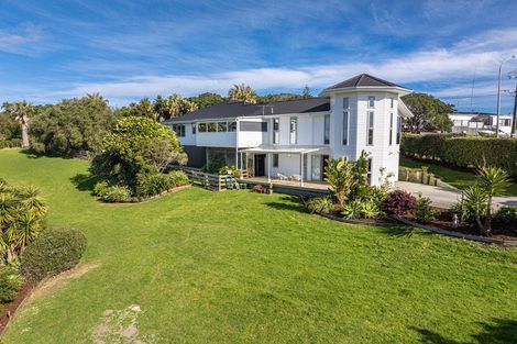 Photo of property in 1/4 Roberts Road, Matakatia, Whangaparaoa, 0930