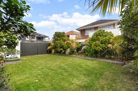 Photo of property in 55 Marine Parade, Mount Maunganui, 3116