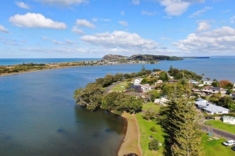 Photo of property in 1a Roretana Drive, Athenree, Waihi Beach, 3177