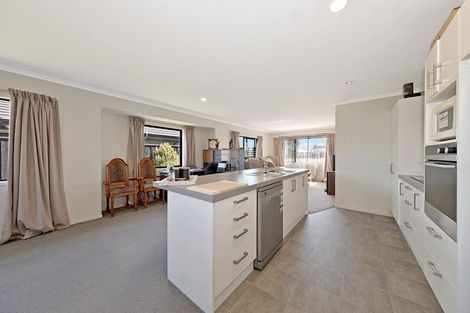 Photo of property in 66 Shillingford Boulevard, Rolleston, 7615