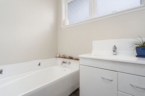 Photo of property in 31 Yorke Road, Haruru, 0204