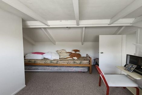 Photo of property in 1 Kim Street, Khandallah, Wellington, 6035