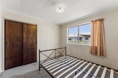 Photo of property in 24 Hartford Crescent, Totara Park, Upper Hutt, 5018