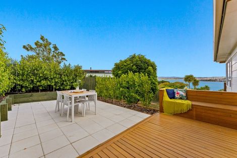 Photo of property in 2/43 Telstar Place, Beach Haven, Auckland, 0626
