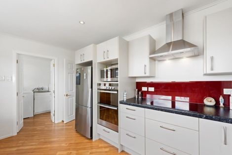 Photo of property in 15 Whirinaki Crescent, Heretaunga, Upper Hutt, 5018