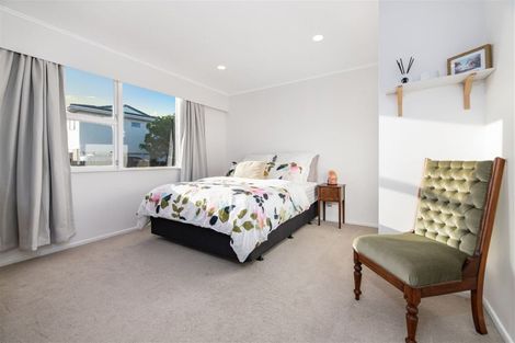 Photo of property in 8 Spence Road, Henderson, Auckland, 0612