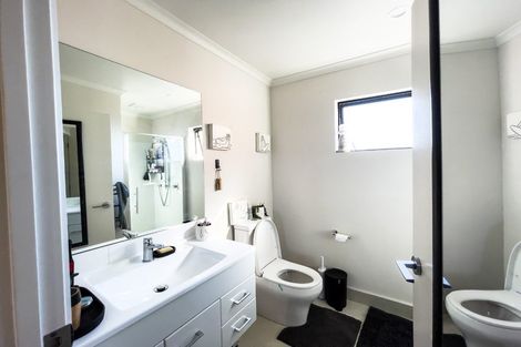 Photo of property in 1/89 Hobsonville Point Road, Hobsonville, Auckland, 0616