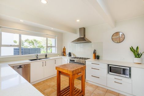 Photo of property in 15 Chilton Grove, Hokowhitu, Palmerston North, 4410