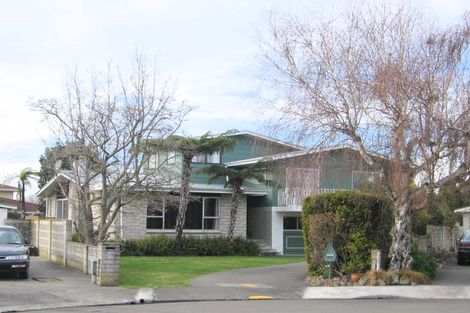 Photo of property in 1409 Warwick Place, Mayfair, Hastings, 4122