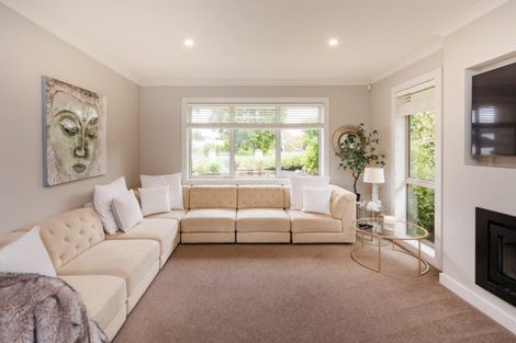 Photo of property in 9 Riverstone Grove, Hokowhitu, Palmerston North, 4410