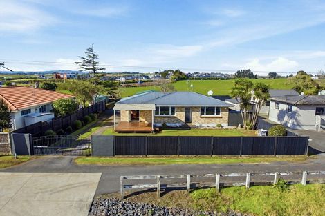 Photo of property in 11 Glenbrook Road, Karaka, Papakura, 2580