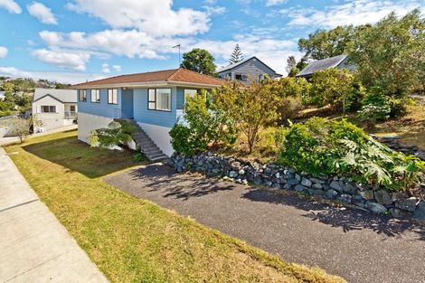 Photo of property in 22 Orton Street, Glenfield, Auckland, 0627