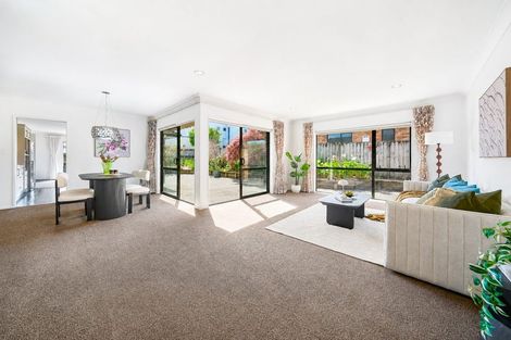 Photo of property in 20 Mackwell Road, Fairview Heights, Auckland, 0632