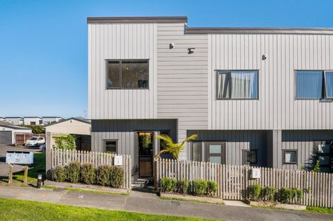 Photo of property in 1/22 Ryburn Road, Mount Wellington, Auckland, 1062