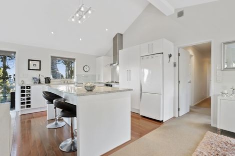 Photo of property in 9 Tinopai Road, Titirangi, Auckland, 0604