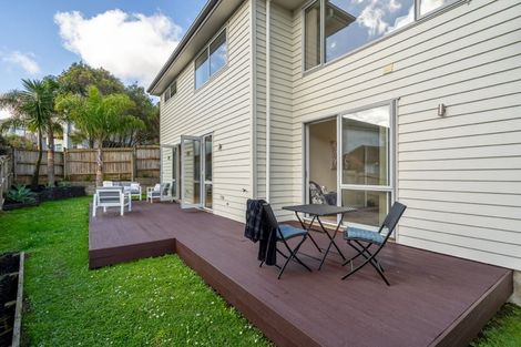 Photo of property in 13 Pin Oak Drive, Schnapper Rock, Auckland, 0632