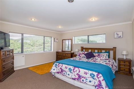 Photo of property in 12 Ronald Scott Grove, Riverstone Terraces, Upper Hutt, 5018