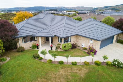 Photo of property in 147 Pacific Drive, Fitzherbert, Palmerston North, 4410