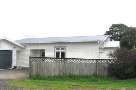 Photo of property in 3 Tane Road, Laingholm, Auckland, 0604